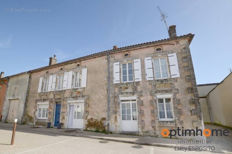 Maison à MONTEMBOEUF