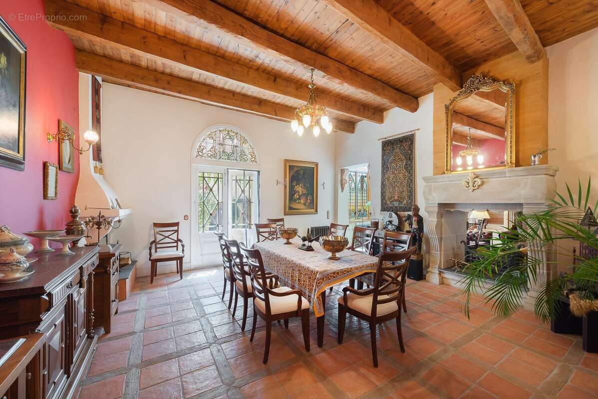 Maison 360 m² à Capestang  - photo 4