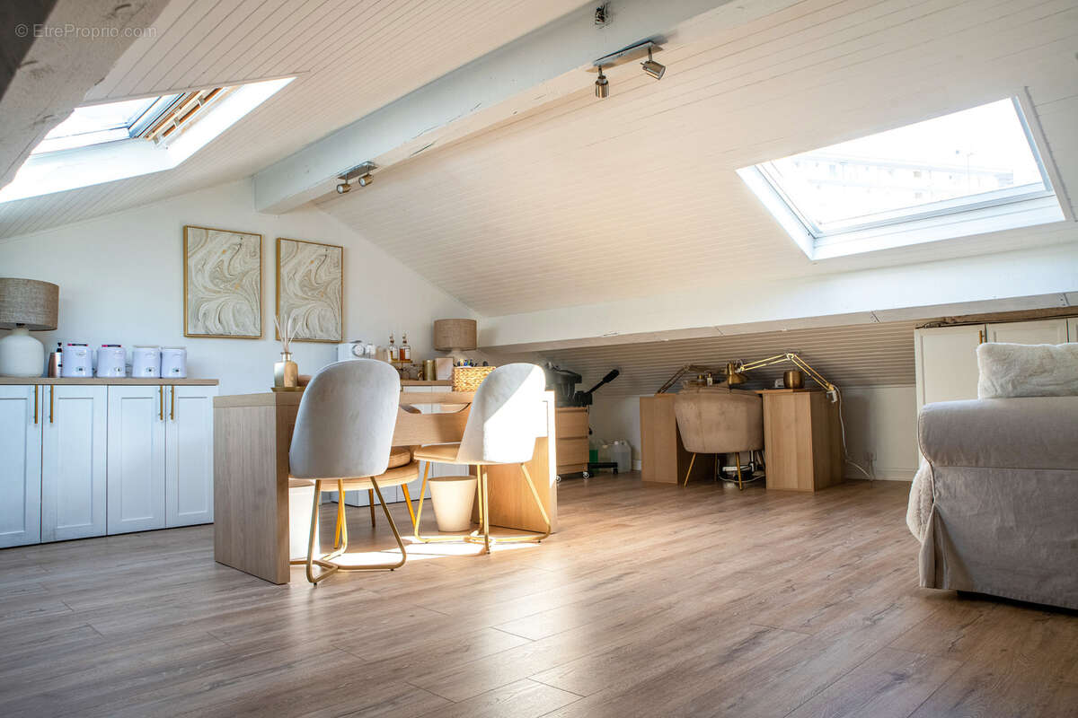 À vendre   Maison impeccable avec extérieur convivial   Lyon 8e - photo 8