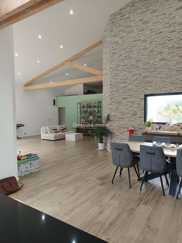 Maison à LOUVIGNE-DU-DESERT