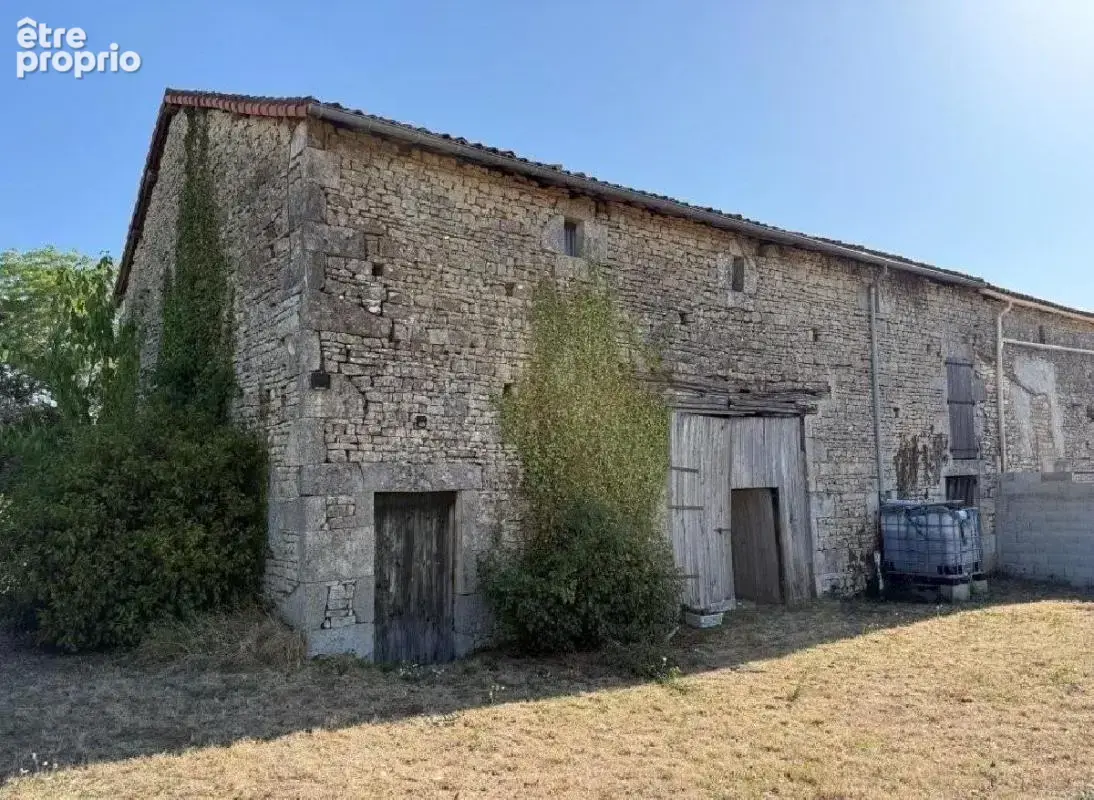 Maison 107 m² à vendre à Ruffec (16700) - photo 2