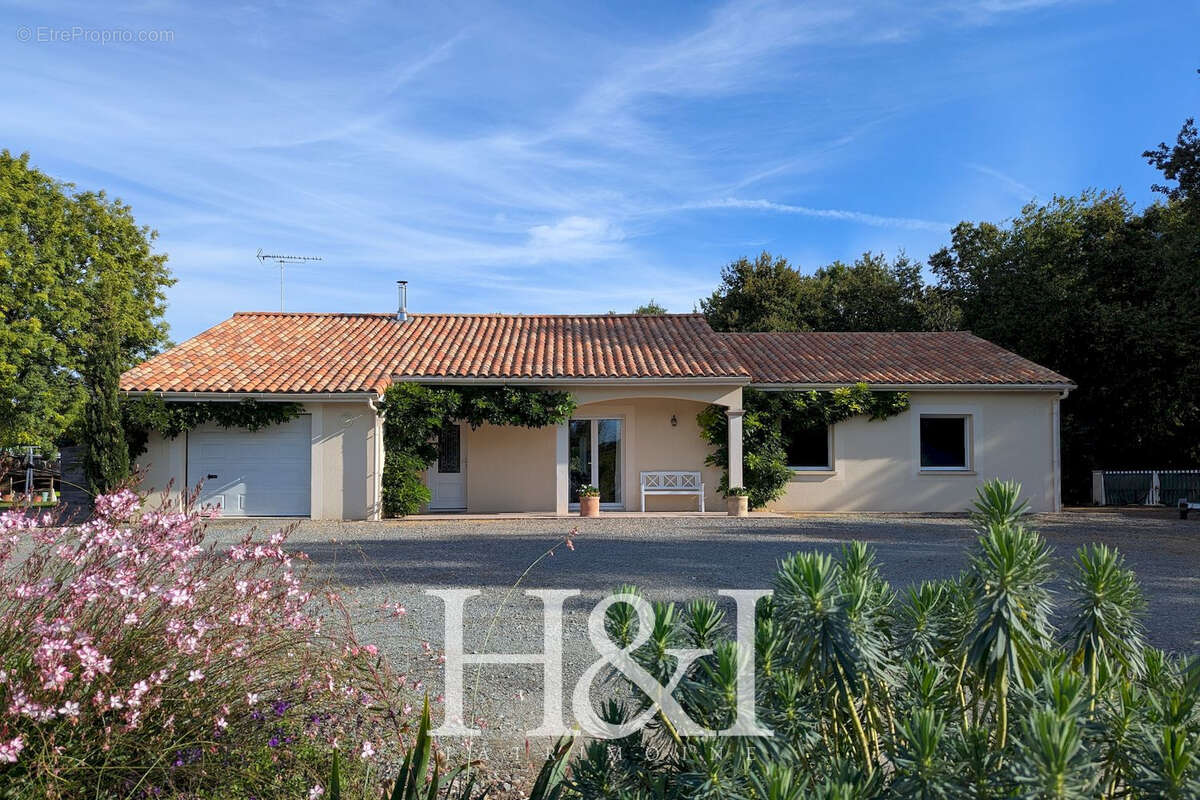 Maison à COULOMBIERS