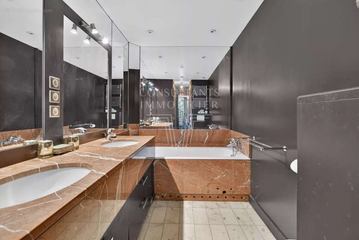 Boulogne Porte de Saint-Cloud . DUPLEX TROIS CHAMBRES - photo 7