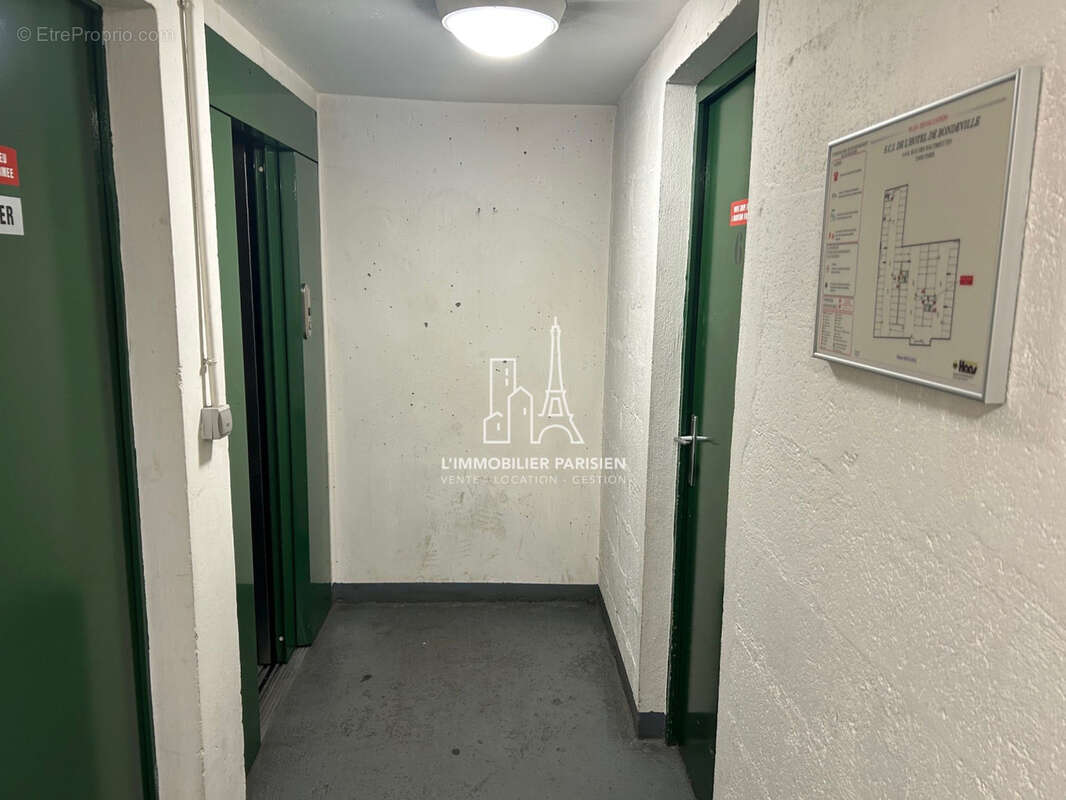 Autre à PARIS-3E