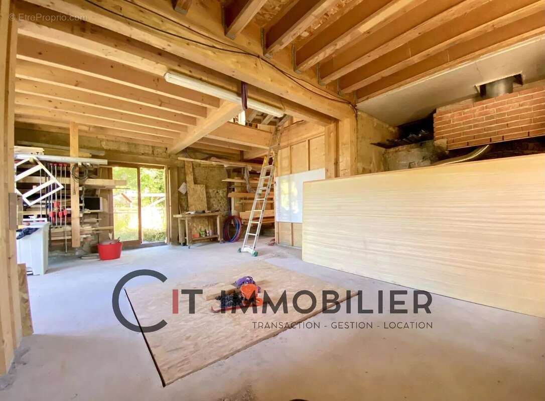 Maison à LES EPARRES