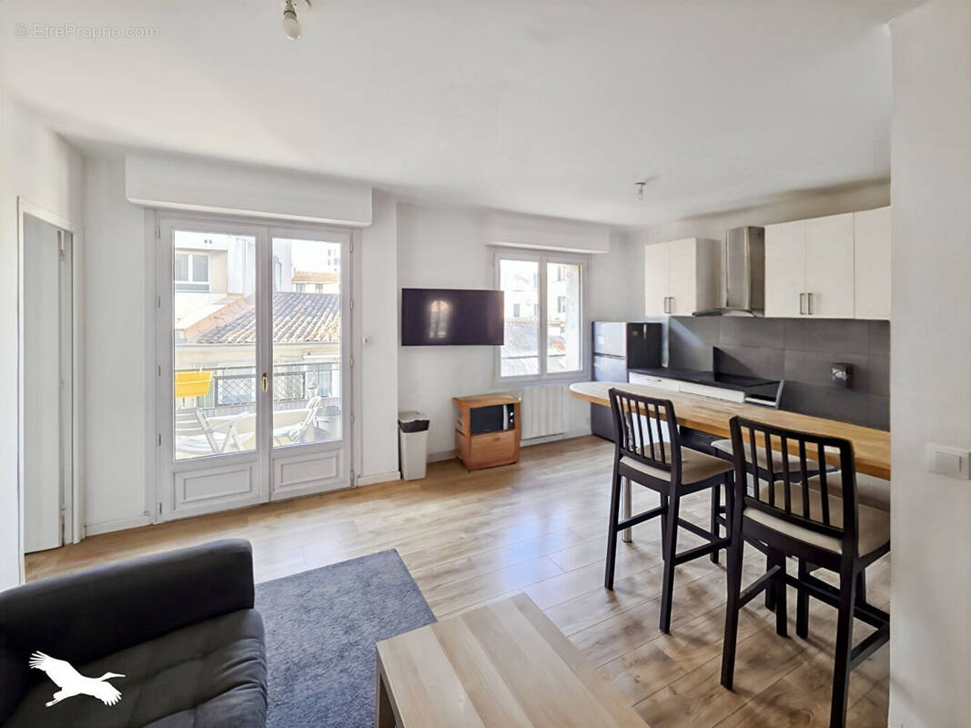 Appartement à MARSEILLE-6E