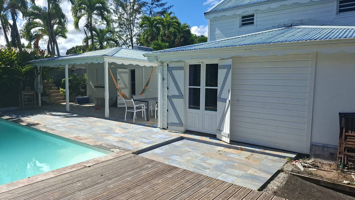 Maison à PETIT-BOURG