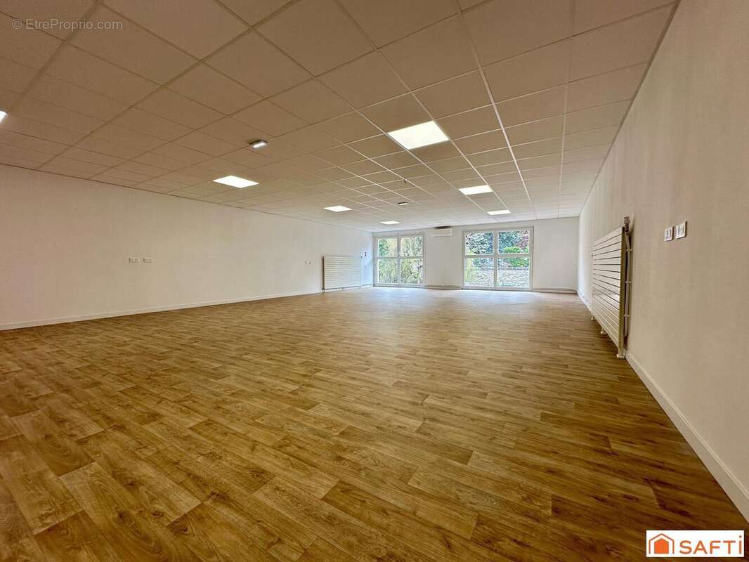 Photo 2 - Commerce à NEVERS