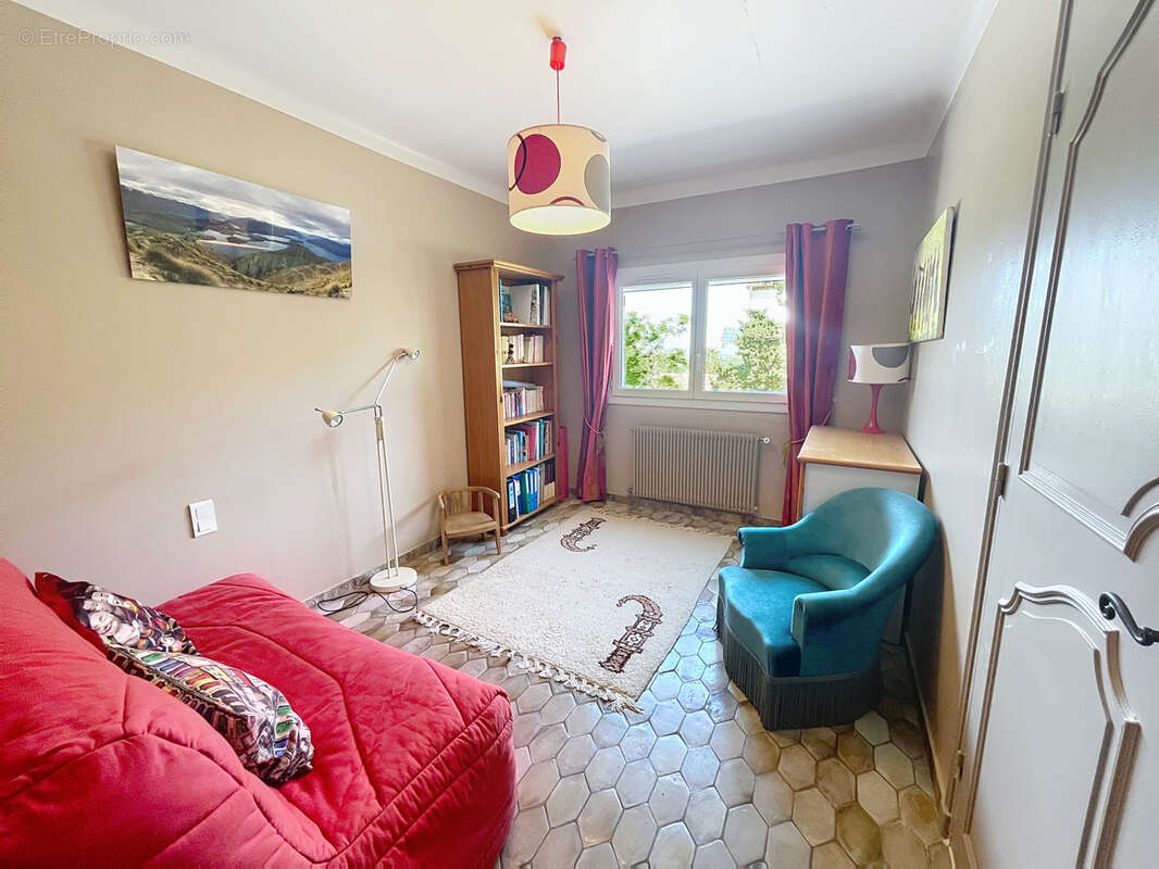 À VENDRE   Villa de charme avec vue mer, piscine chauffée et 6 chambres - photo 15