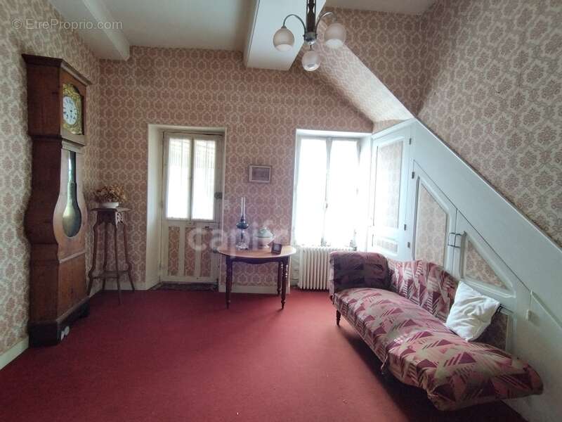 Maison à CHEMILLY-SUR-YONNE