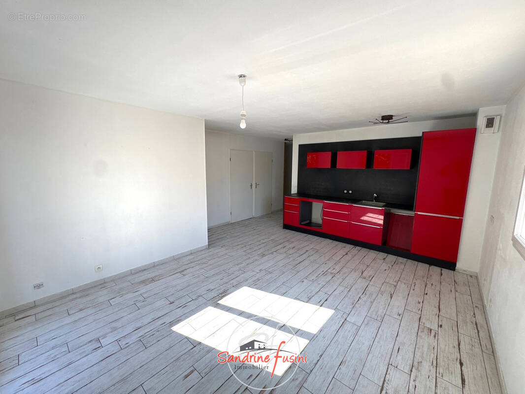 Appartement à GATTIERES