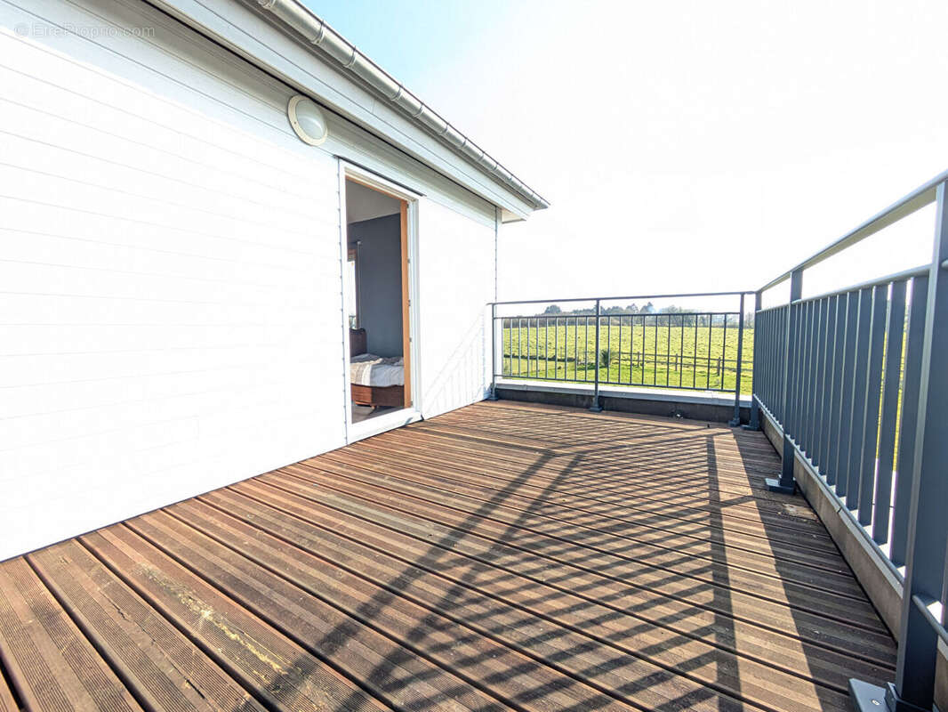 Maison à EMONDEVILLE