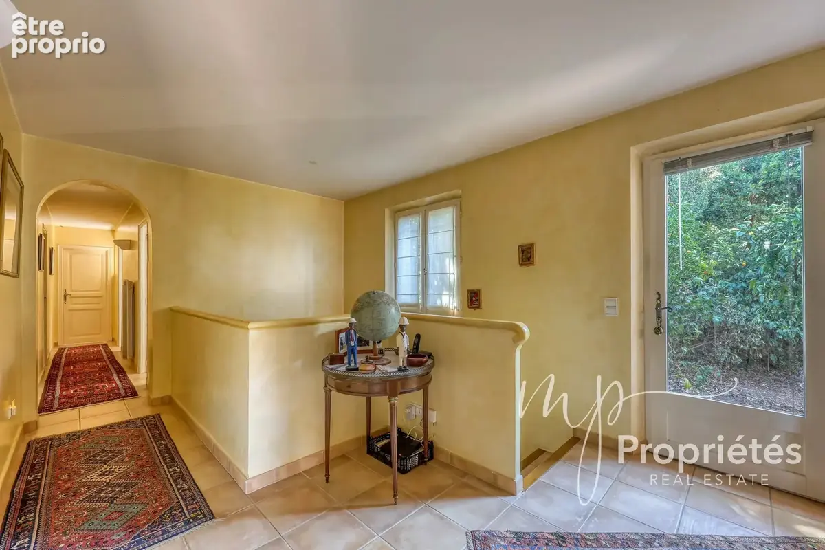 À vendre Villa au Rayol-Canadel-sur-Mer EXCLUSIVITE -– Propriété vue mer , 5 chambres, piscine, plage et village à pied - photo 15