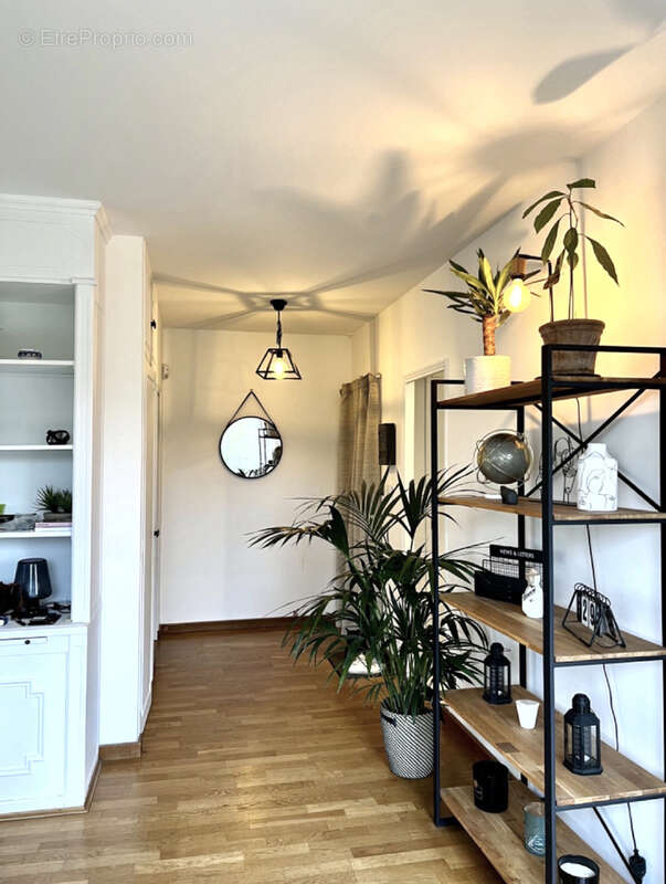 Exclusivite - 2 chambres - excellent etat - residence privee - photo 3
