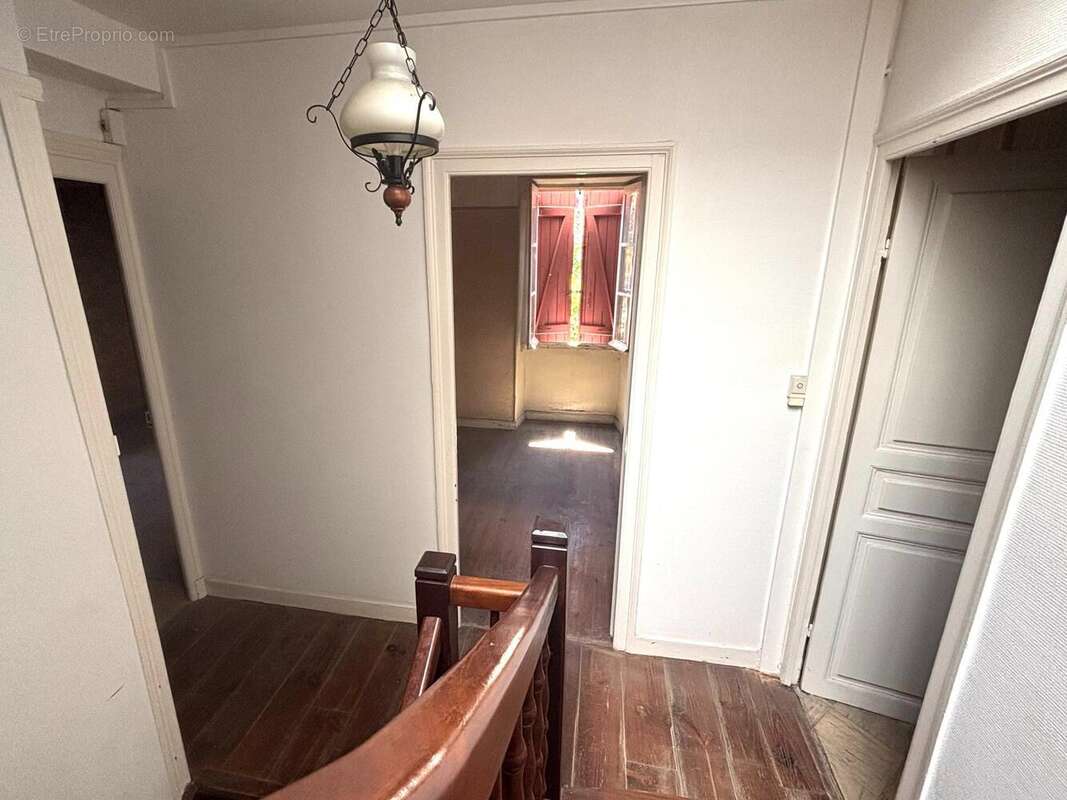 Maison 183 m² à Saint-Jean-De-Luz  - photo 7