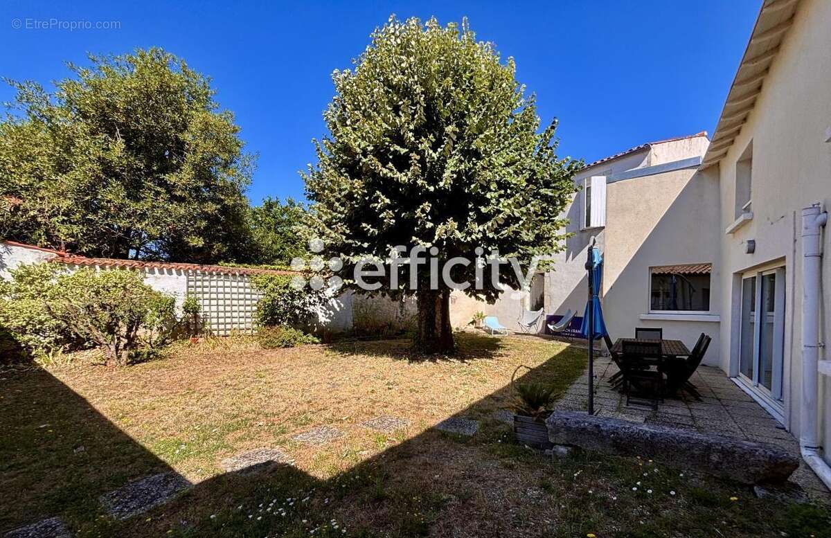 Maison 193 m² à Dompierre-Sur-Mer  - photo 15