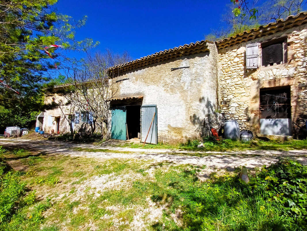Maison à DONZERE