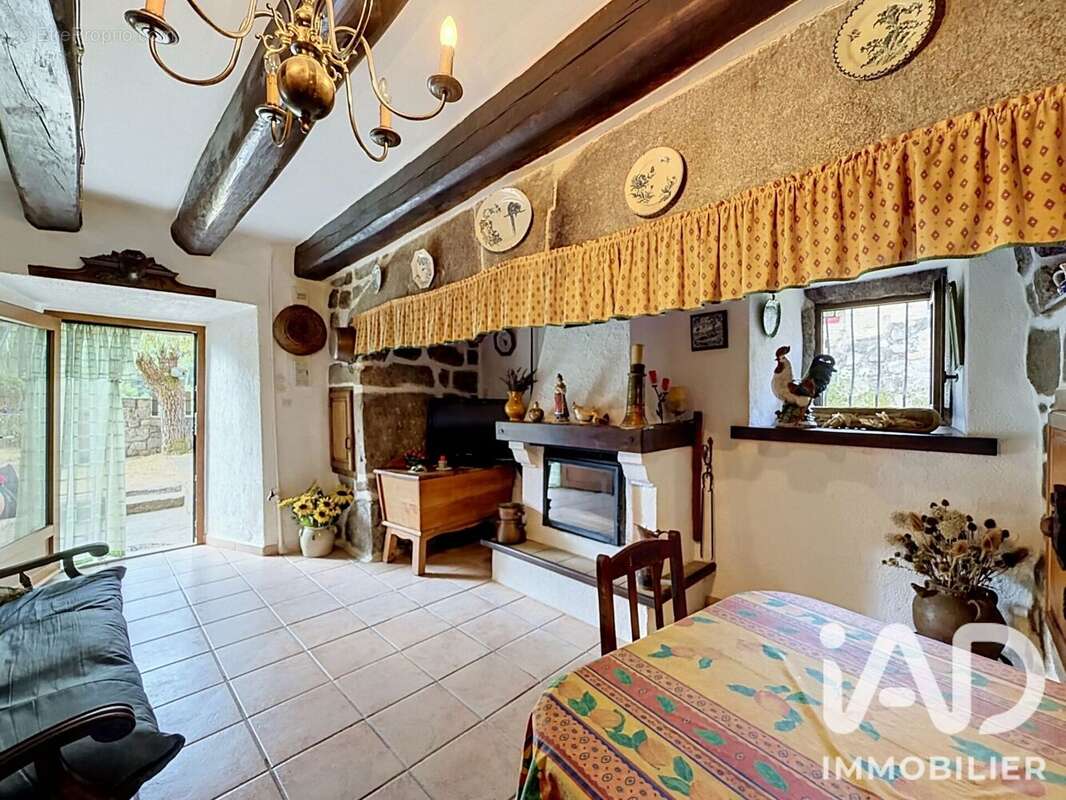 Maison 73 m² à Aumont-Aubrac  - photo 4