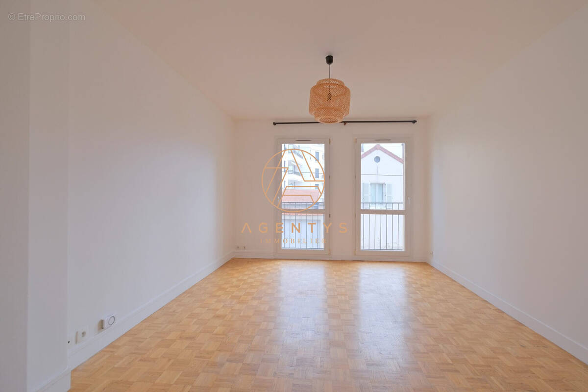 Appartement à SAINT-MAUR-DES-FOSSES