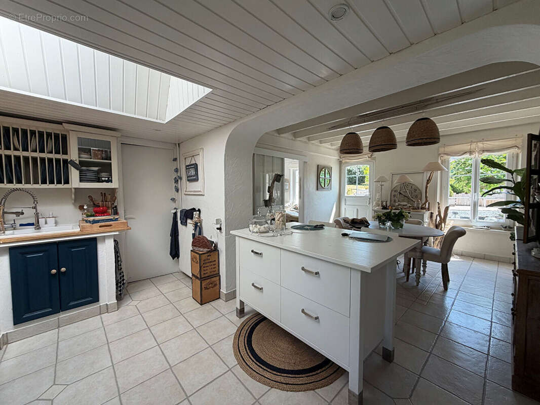 OCTEVILLE-SUR-MER - Propriété d'exception - Maison + gîte indépendant - 233.70m² - 1 939 m² - photo 6