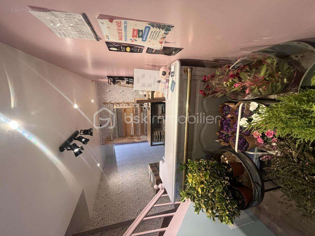 Commerce à CORMEILLES