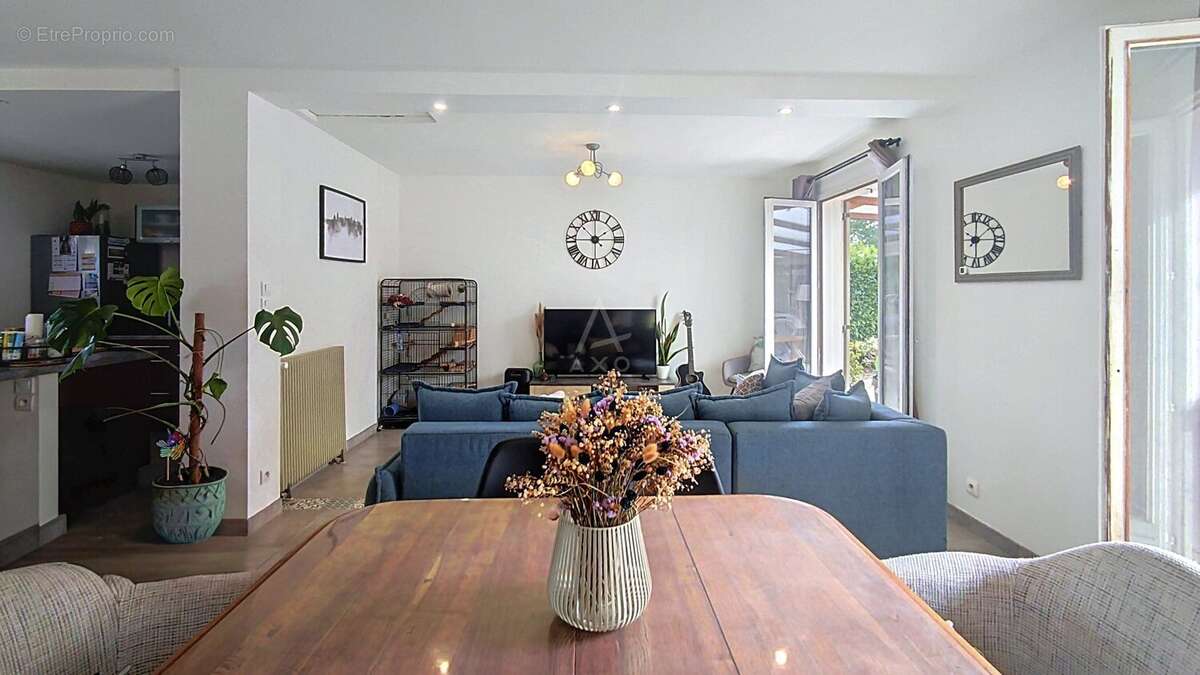 Maison rénovée de 97m2 de plain-pied avec grand terrain arboré à LABRIT - photo 8