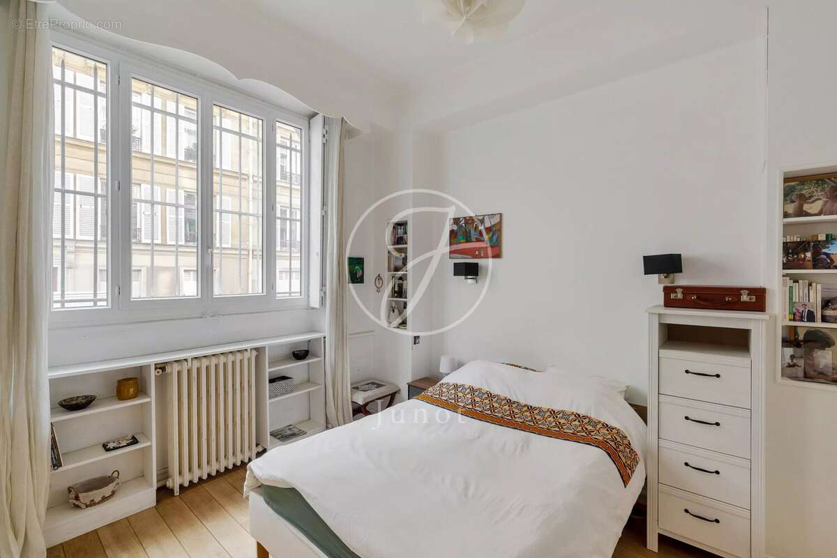 Appartement à PARIS-9E