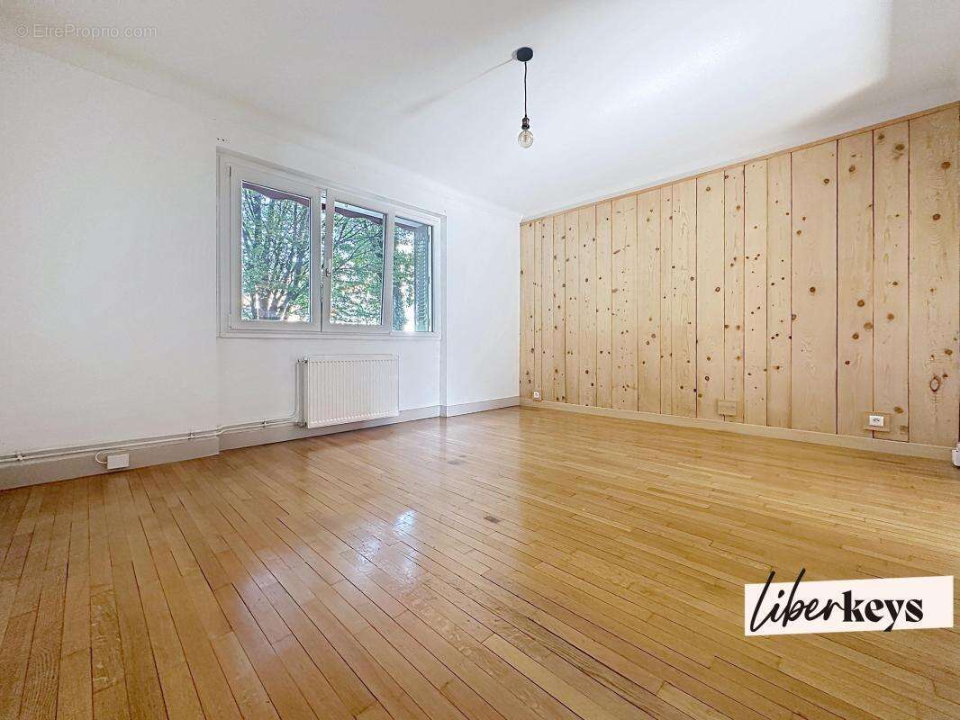 A vendre - Appartement  trois pièces avec fort potentiel – 22 bis Avenue de Brogny,  74000 Annecy - photo 15