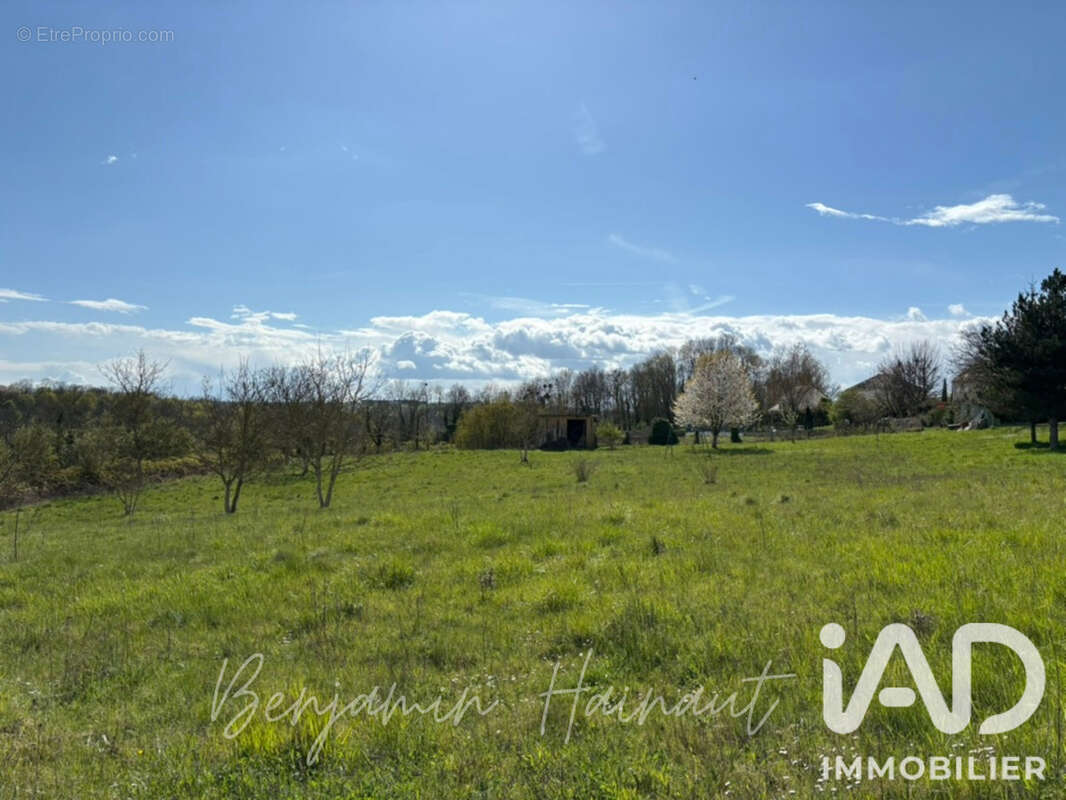 Terrain 550 m² à Saint-Brice  - photo 9