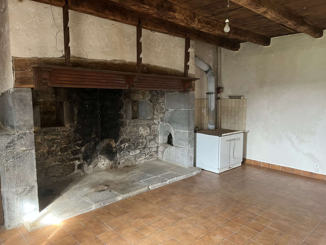 Maison à CHALVIGNAC