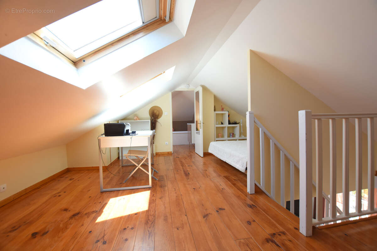 Maison à LES ESSARTS-LE-ROI