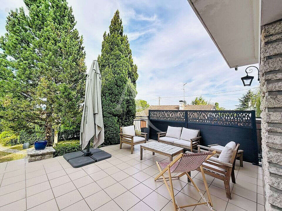 Magnifique maison 5chambres sur sous sol total et jardin sans vis-à-vis - photo 15