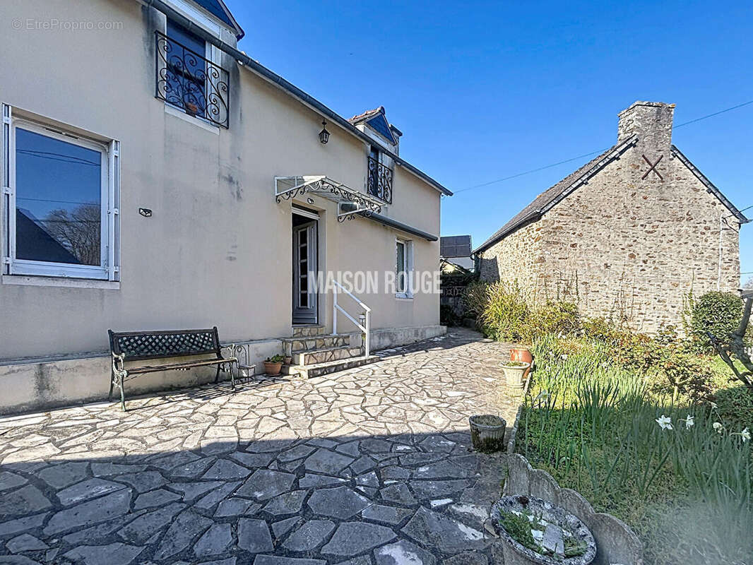 Maison à PLOUER-SUR-RANCE