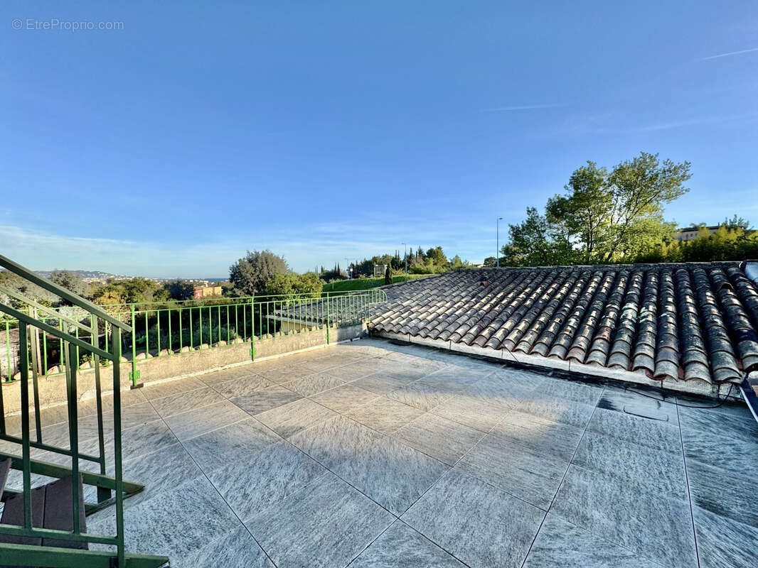 Maison à MANDELIEU-LA-NAPOULE