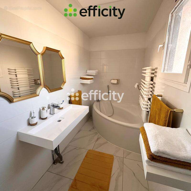 Maison à VAULX-EN-VELIN