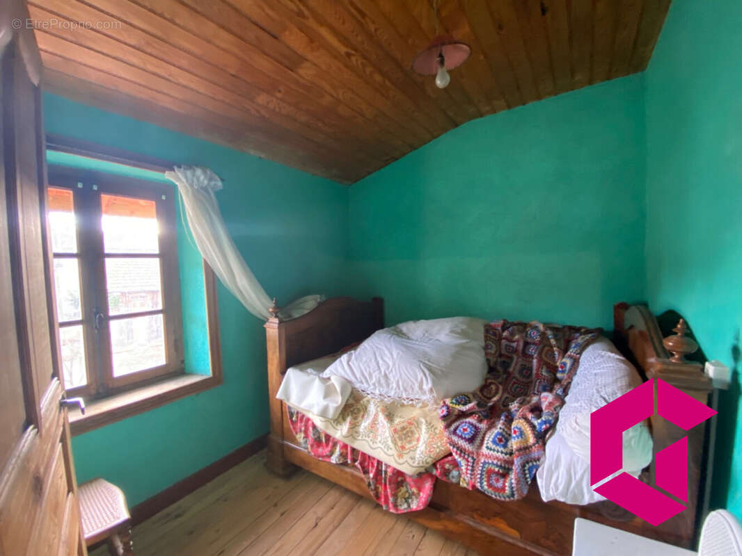 Maison à MARSAC-EN-LIVRADOIS