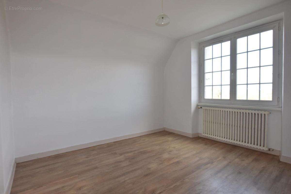 Maison à PLONEVEZ-PORZAY