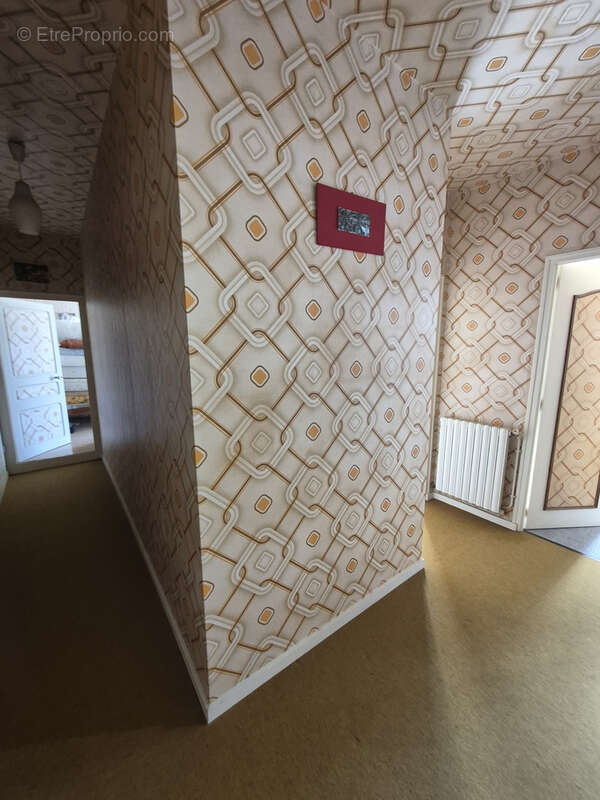 Maison avec dépendance et 2000 m2 terrain - photo 12