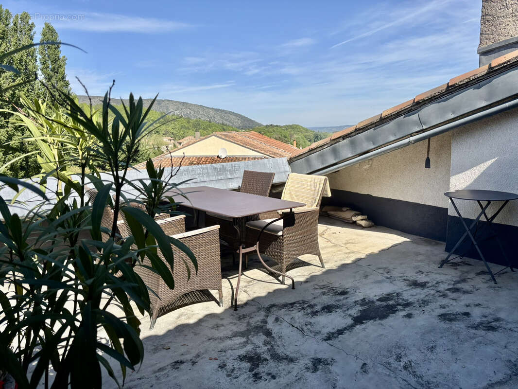 Appartement à MALAUCENE