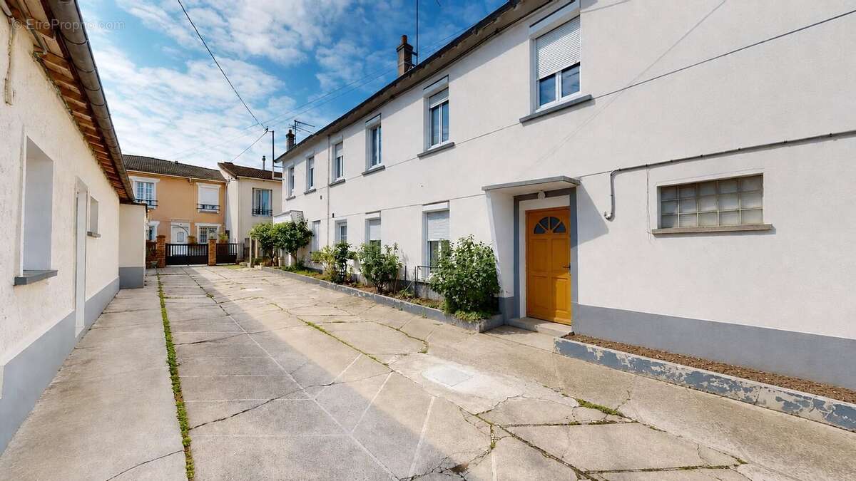 Appartement à CLICHY-SOUS-BOIS