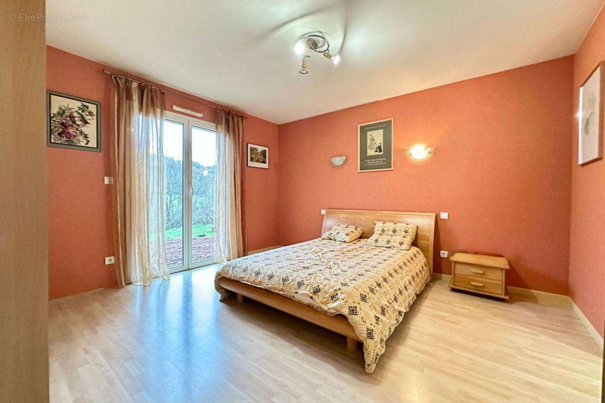Maison à VALADY
