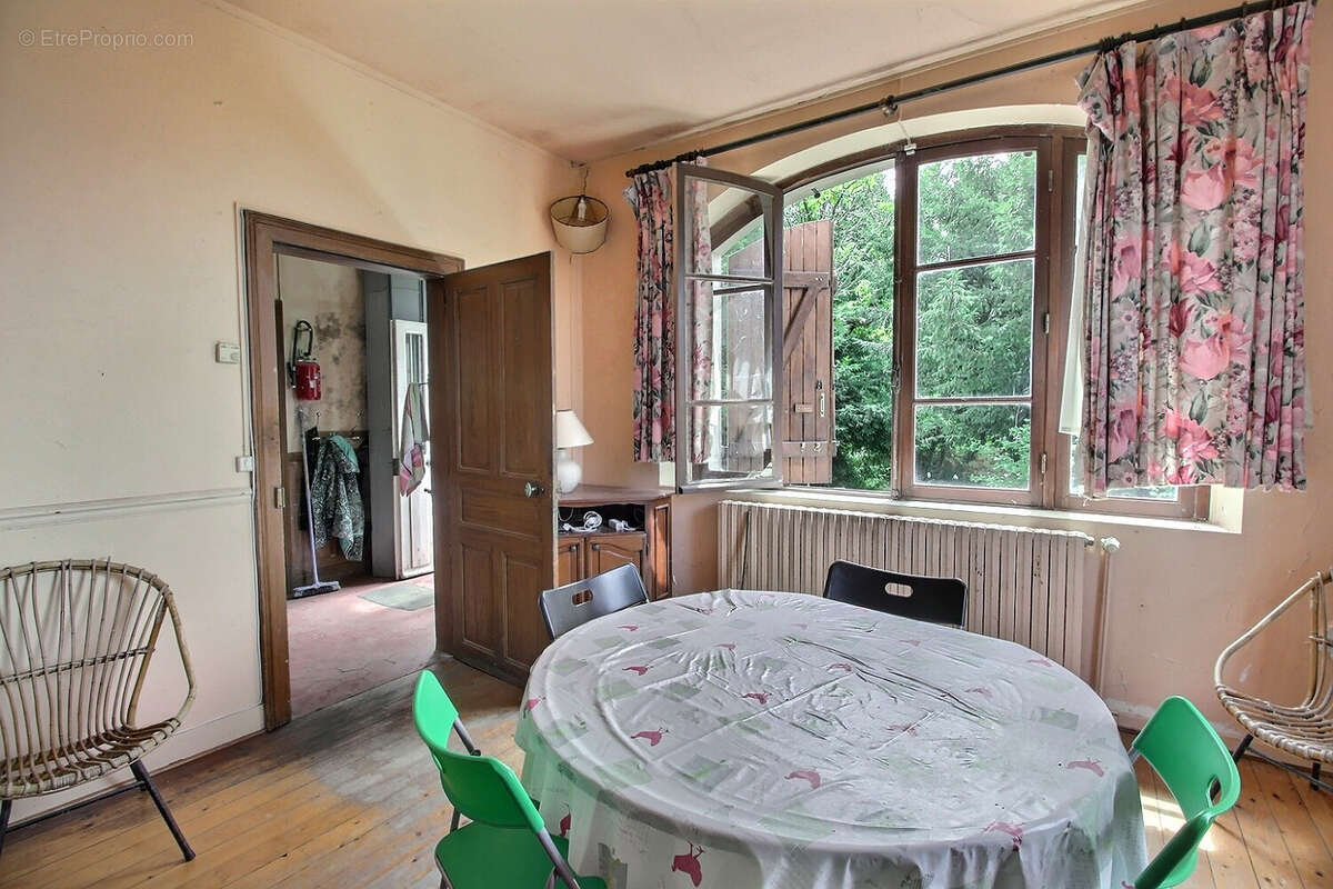 Maison 148 m² à Flogny-La-Chapelle  - photo 4