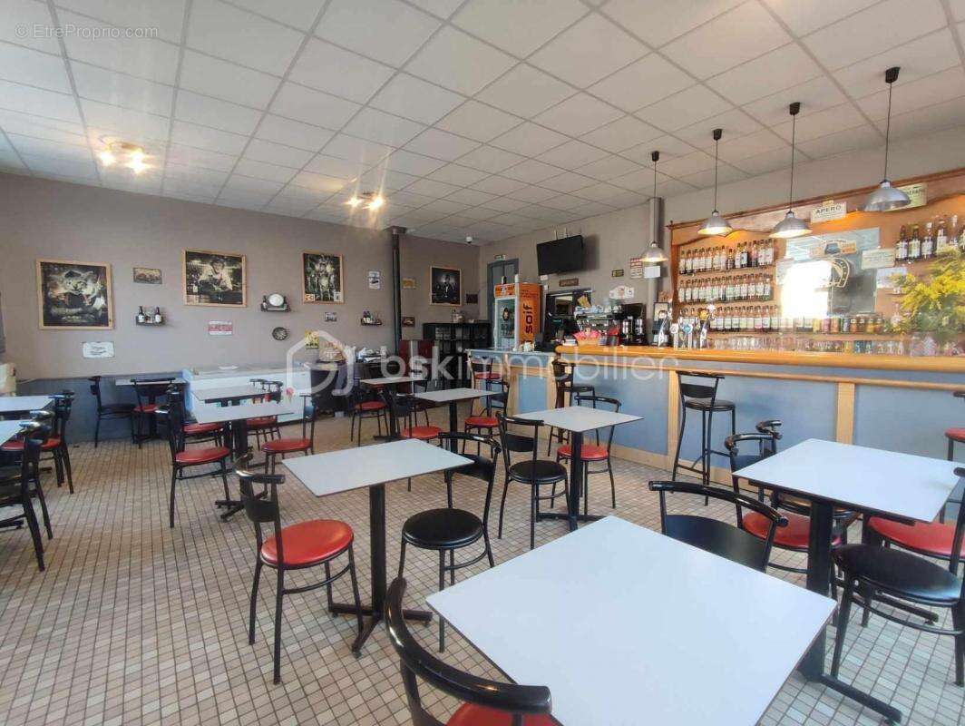 Commerce à PRADELLES