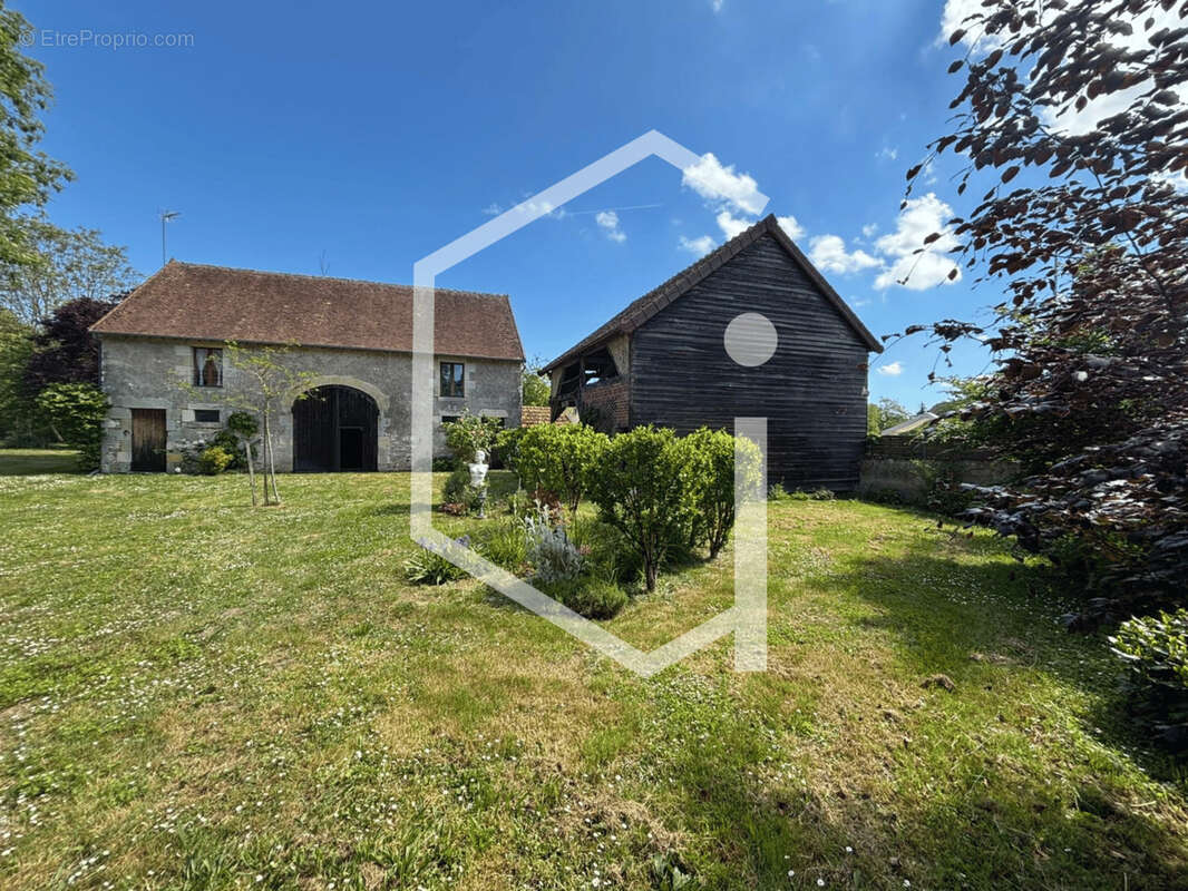 Maison à SURY-PRES-LERE