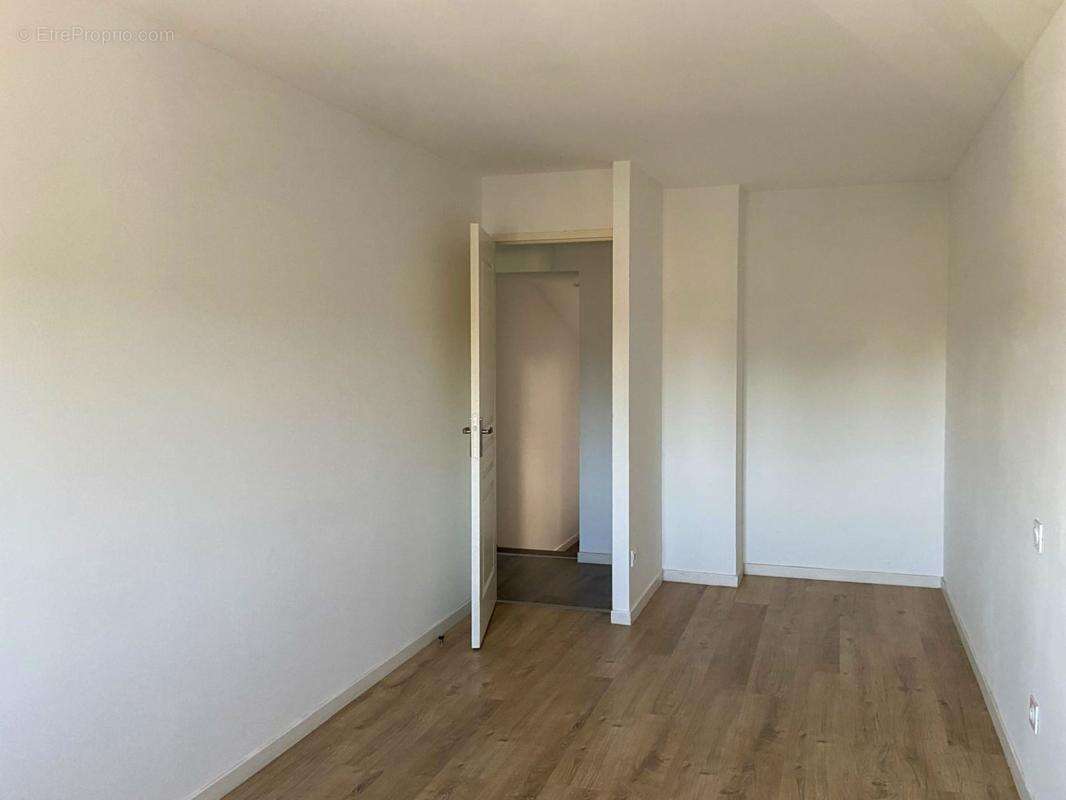 Appartement 163 m² à Saint-Loubes  - photo 9