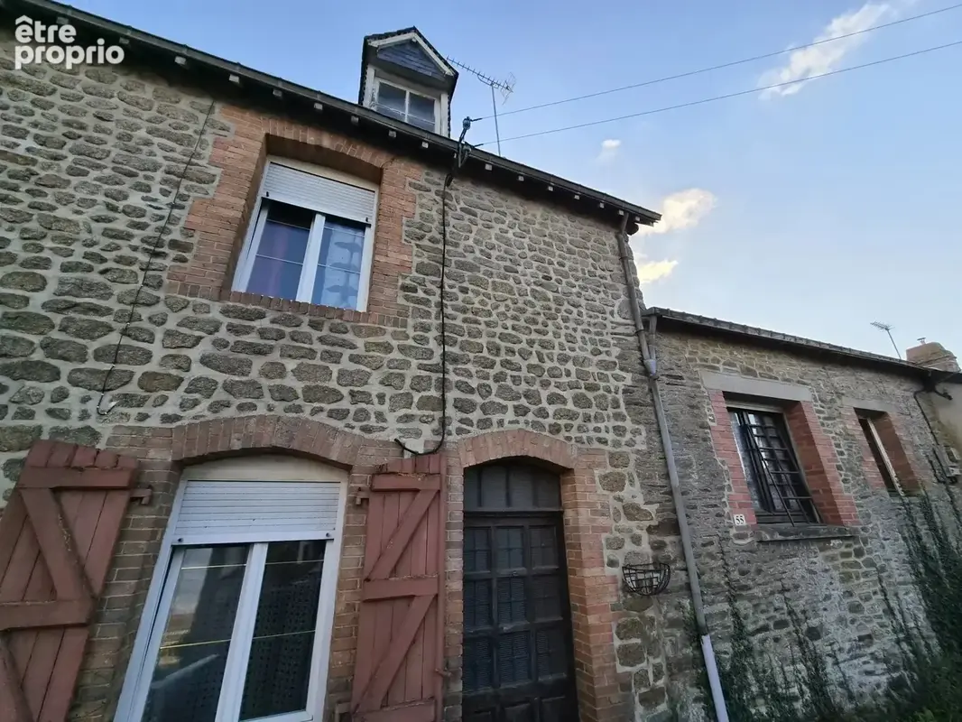 Pour investisseurs ou marchands de biens 2 maisons jumelees a renover + terrain constructible de 2200 m2 - photo 1