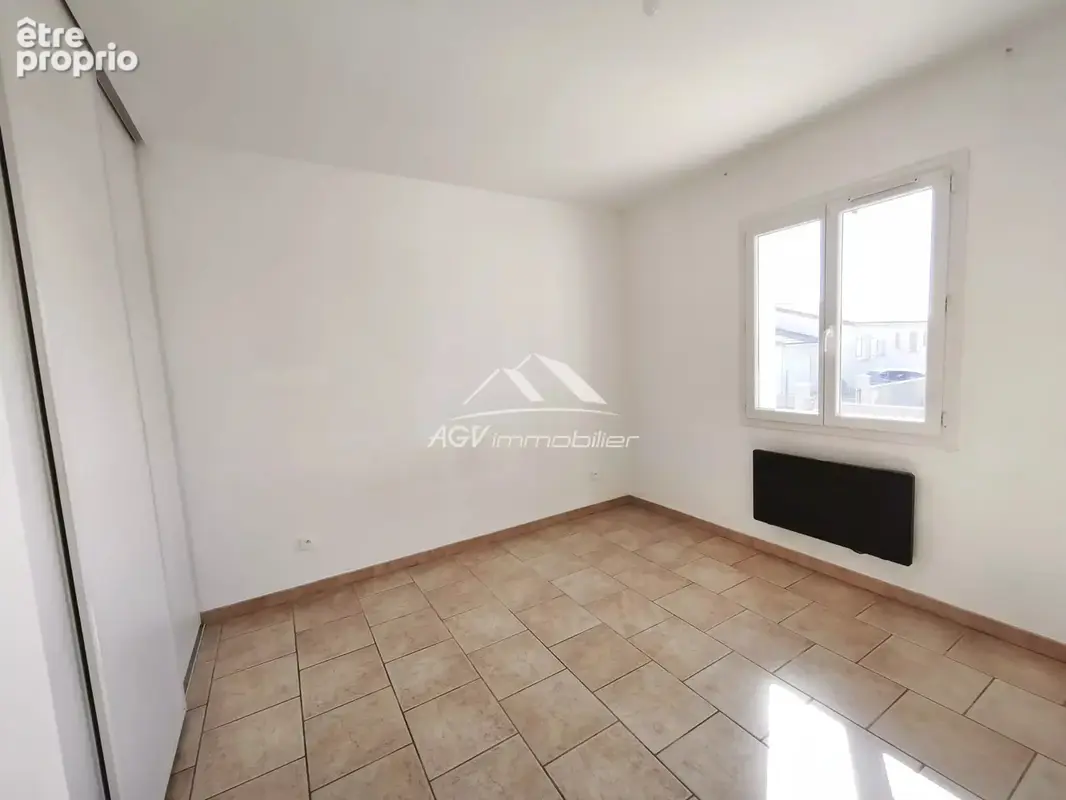 Lézan, maison plain pied, 2 chambres + 1 bureau, garage, terrain clos - photo 8
