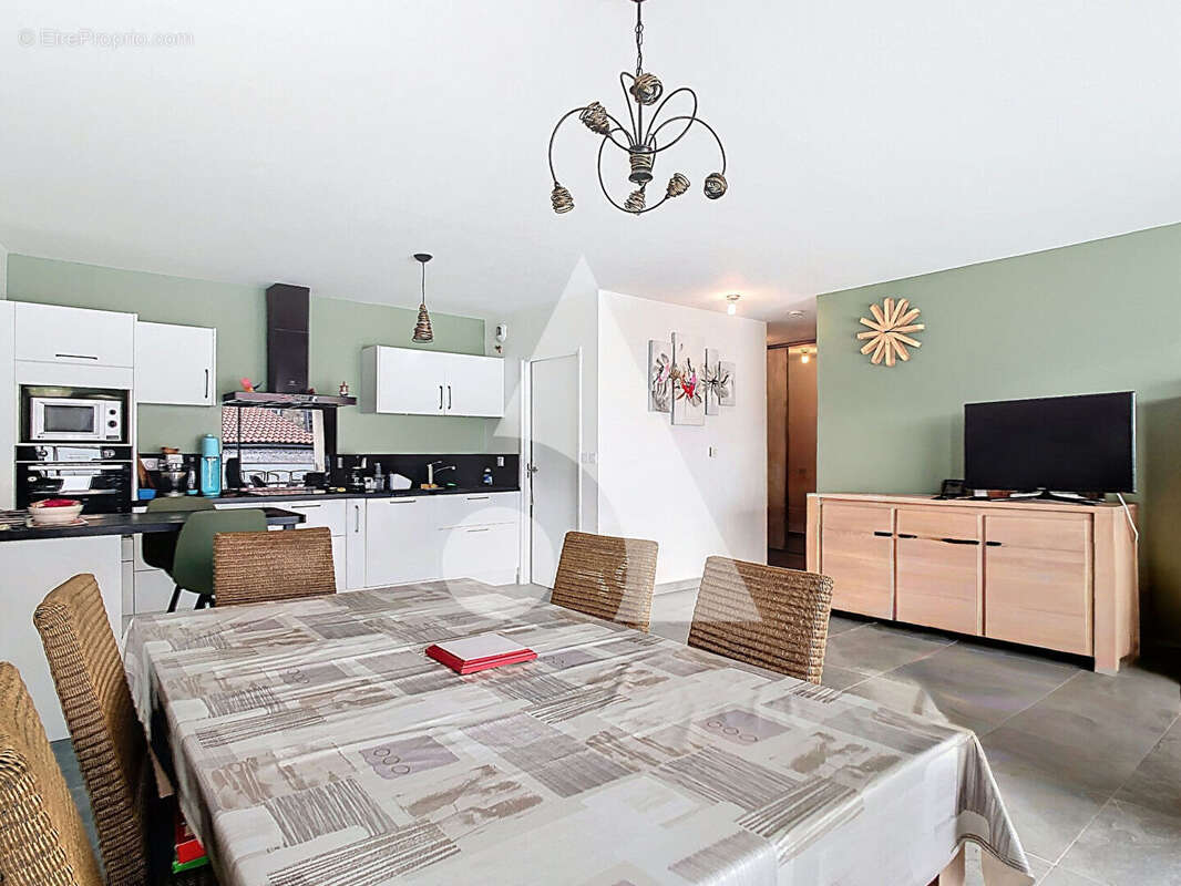 Appartement à SAINT-MARTIN-EN-HAUT