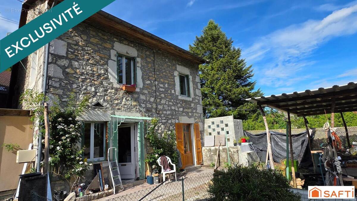 Photo 1 - Maison à VIRIEU-LE-GRAND