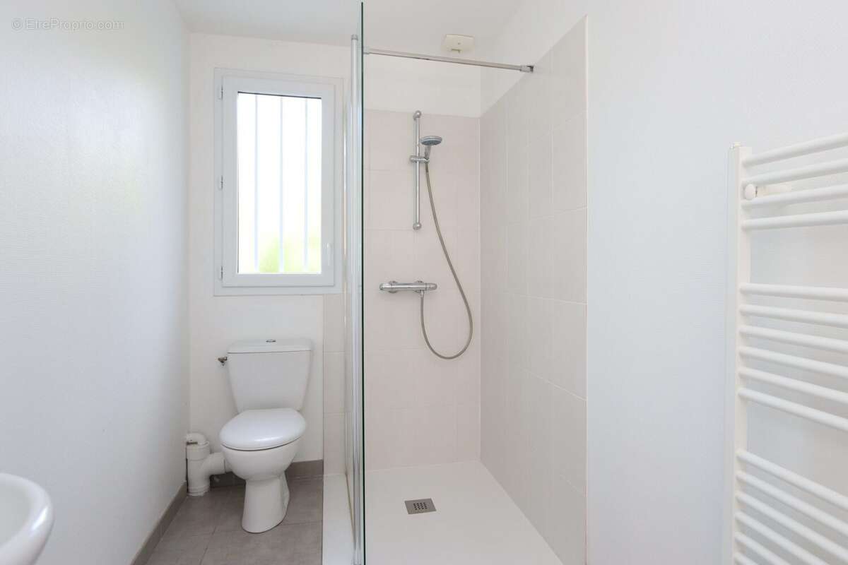 Maison à SAINT-JEAN-DE-BRAYE